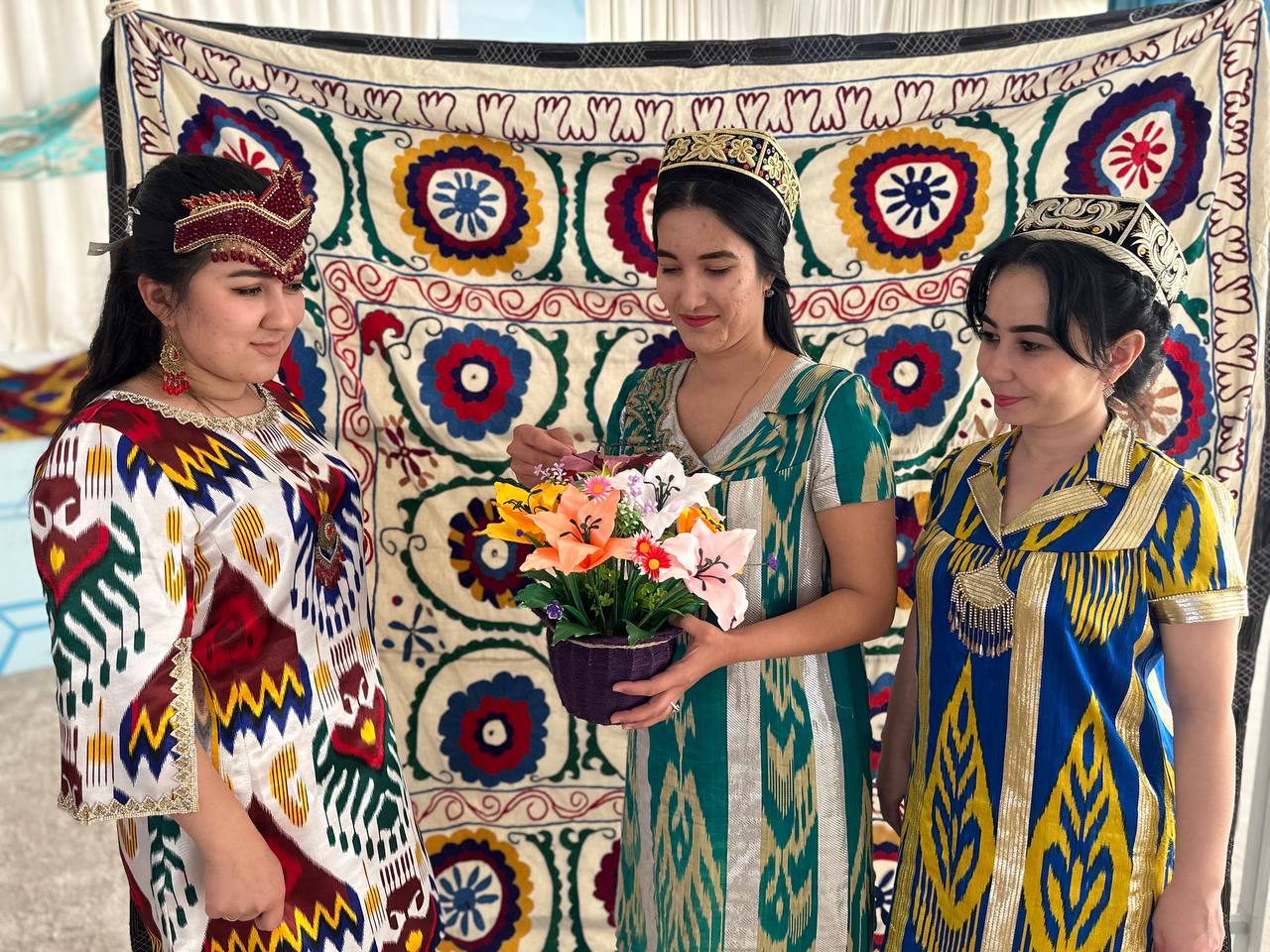 Men qiz dostimni trikotaj qildim